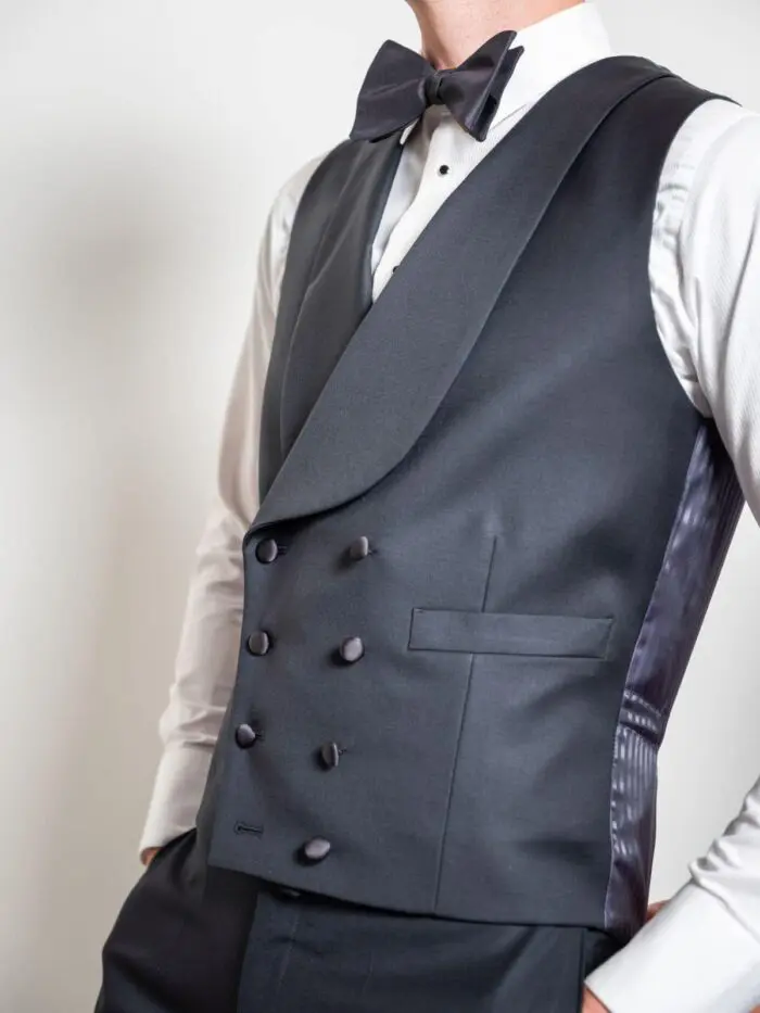 Details waistcoat black tie