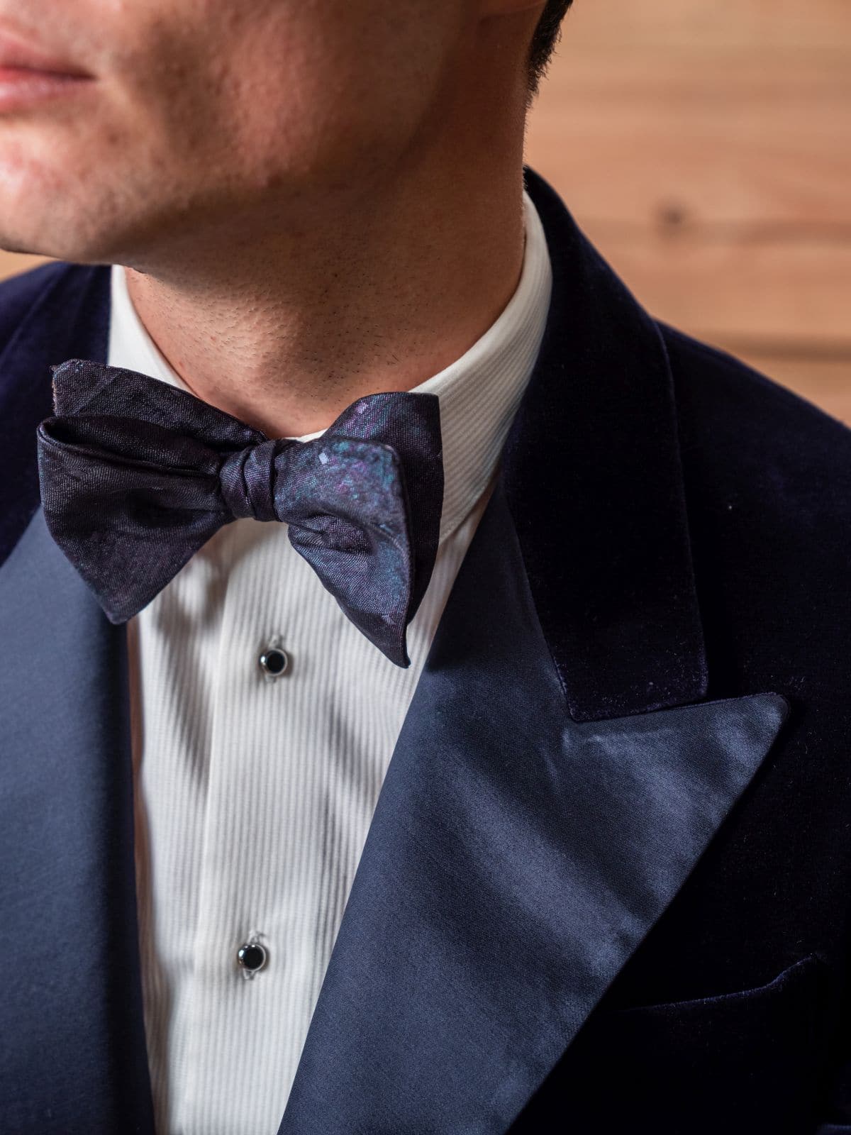 Details bow velvet tuxedo