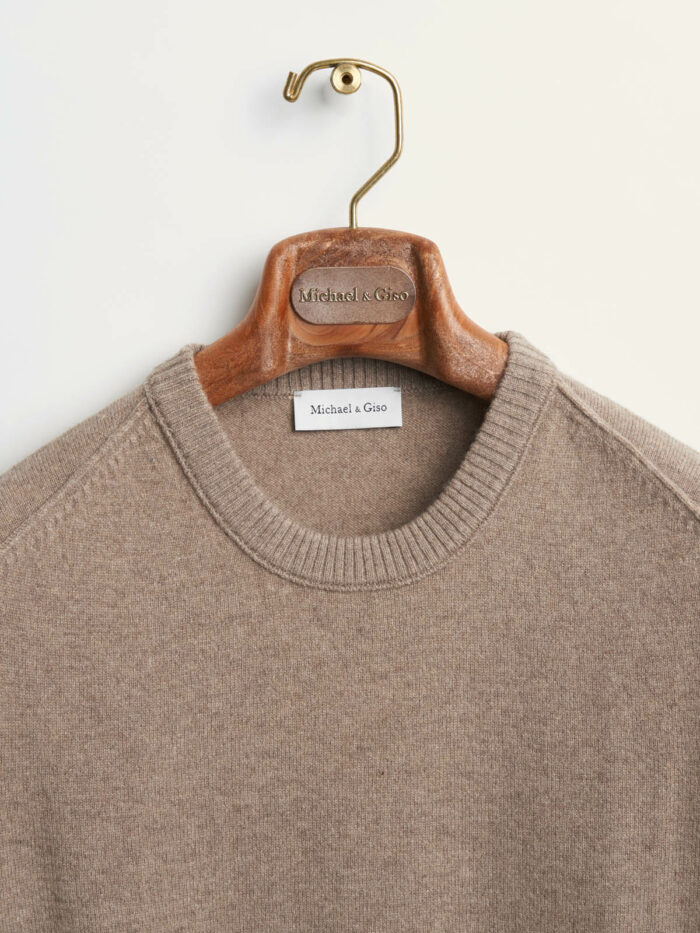 Taupe cashmere wintertrui met crewneck | Michael & Giso