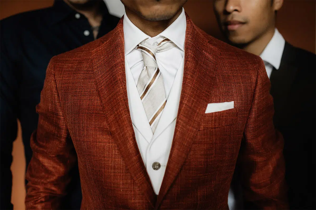 gideon trouwpak burnt orange waistcoat details | Michael & Giso