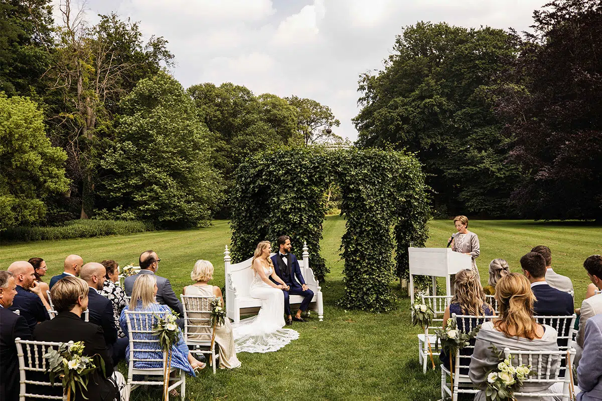 huwelijk tuin trouwceremonie jawoord klassiek | Michael & Giso