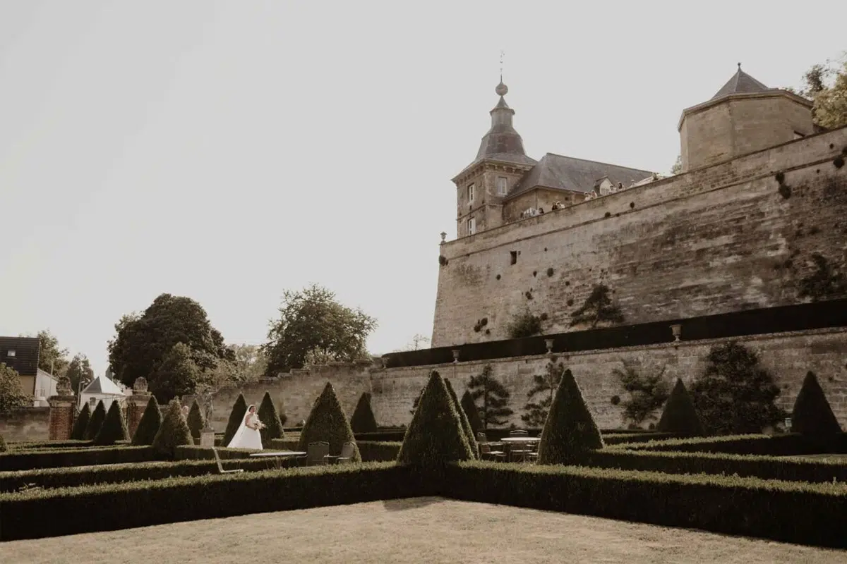 huwelijksdag bruid chateau neercanne jawoord ceremonie trouwjurk | Michael & Giso