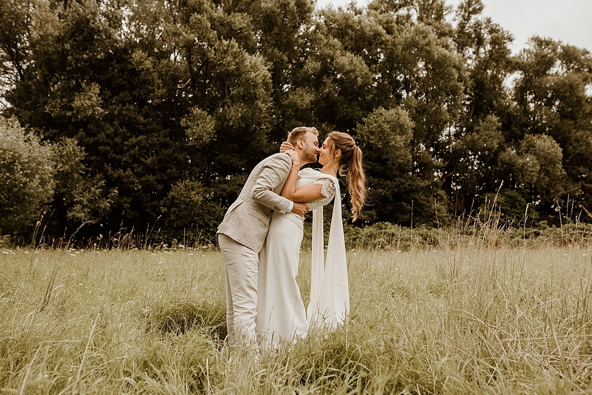 huwelijk jawoord ceremonie trouwen maatpak bruid groom | Michael & Giso