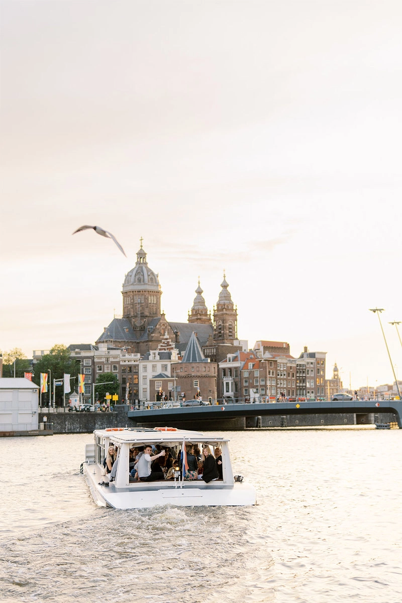 amsterdam boat canals marriage wedding | Michael & Giso