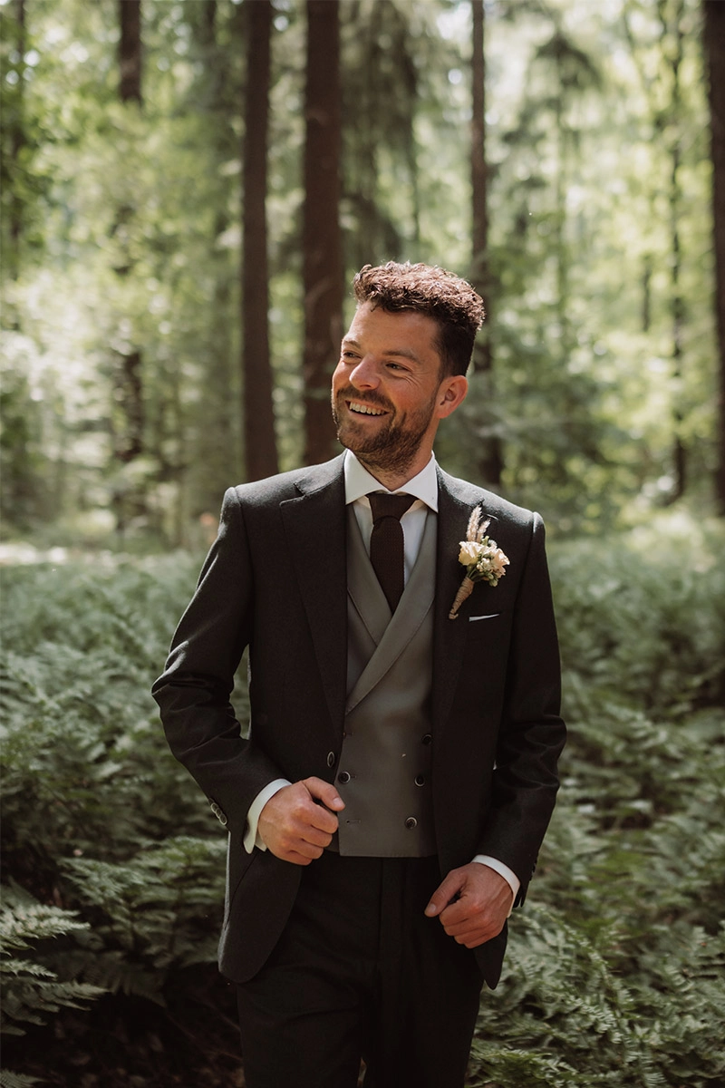 trouwpak op maat double breasted waistcoat groen natuur bruidegom | Michael & Giso