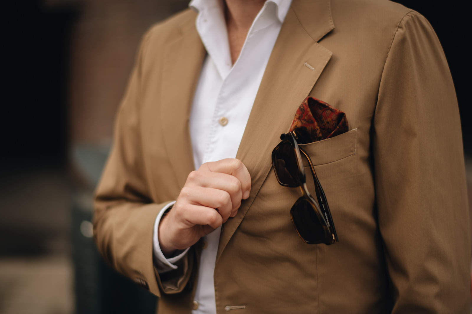 summer chique dresscode bruin maatpak tweedelig pochet | Michael & Giso