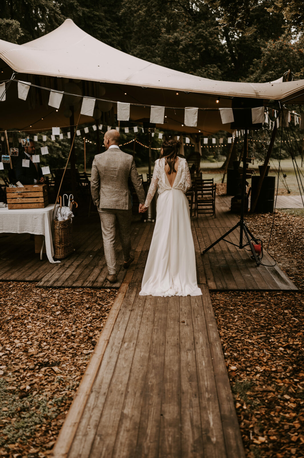 trouwpak op maat tent inspiratie e1660895151568 | Michael & Giso