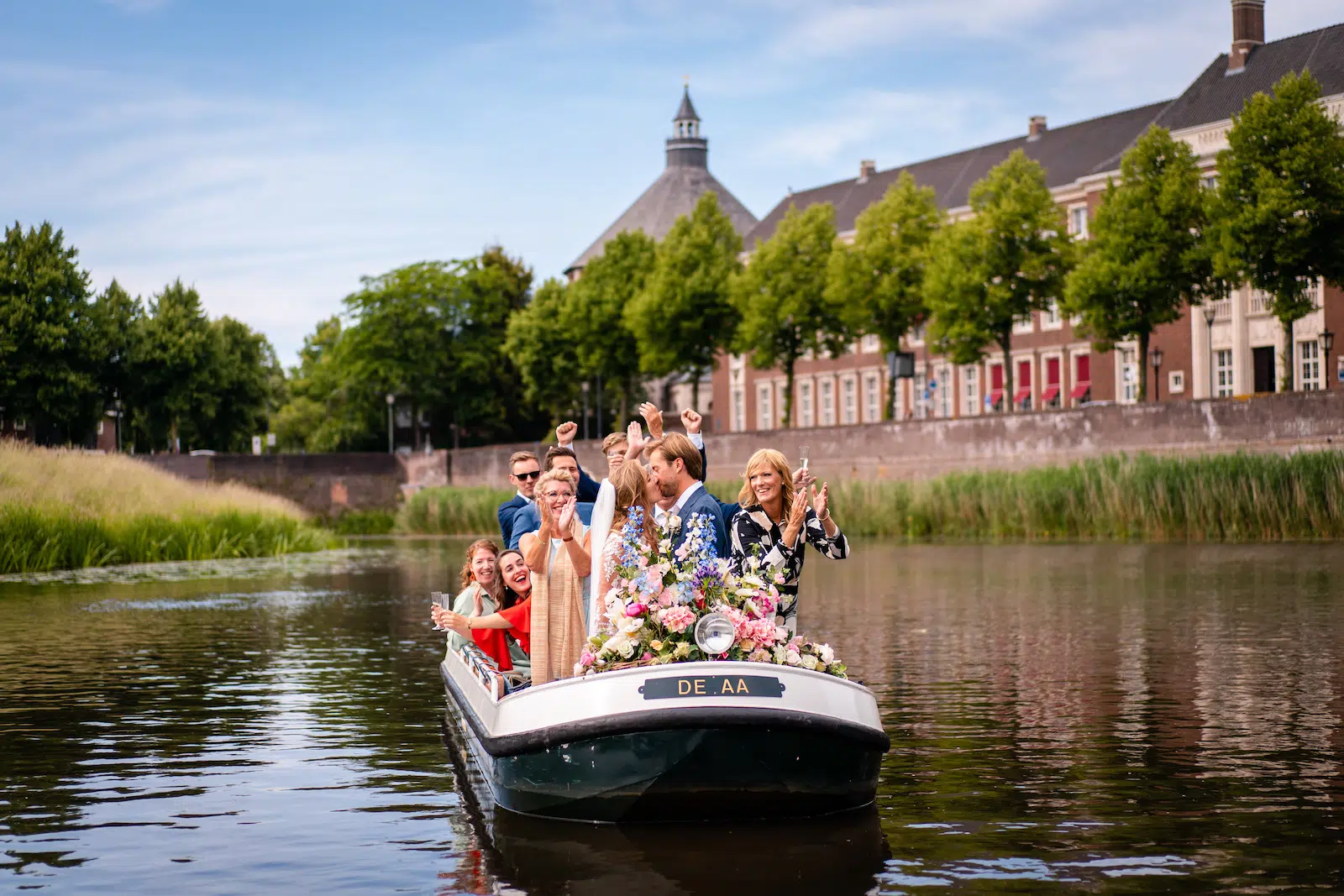 boot varen bruiloft wedding brabant | Michael & Giso