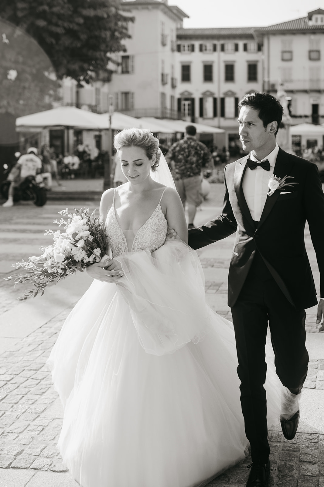 smoking trouwen in italie black tie groom | Michael & Giso