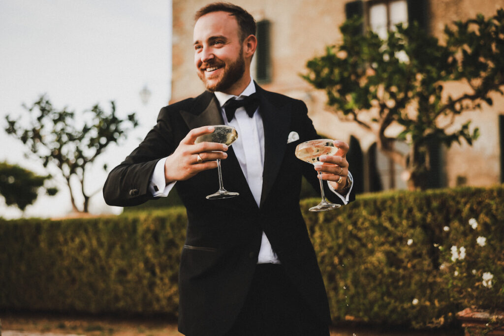 tuxedo cheers bruiloft toscane | Michael & Giso