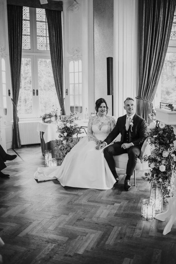 ceremonie binnen trouwen kasteel sporten | Michael & Giso